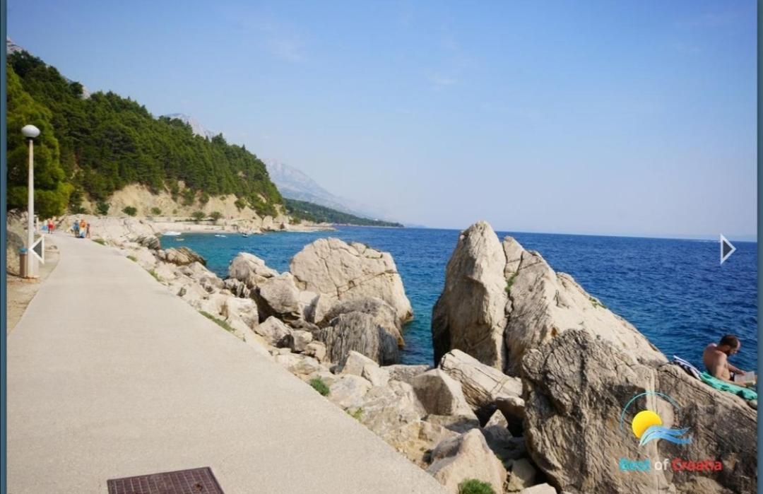 Apartmani Mares - 20 M From The Beach Brela Buitenkant foto