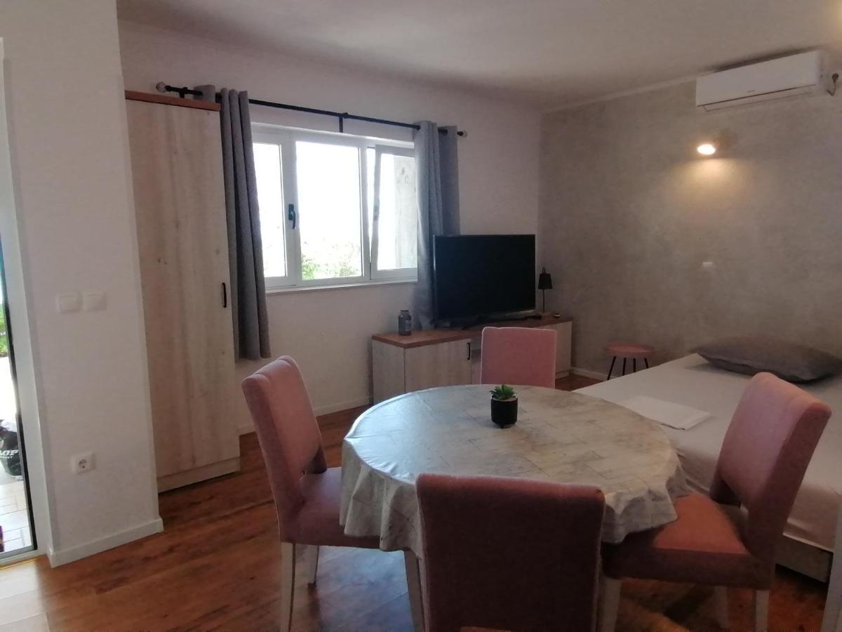 Apartmani Mares - 20 M From The Beach Brela Kamer foto