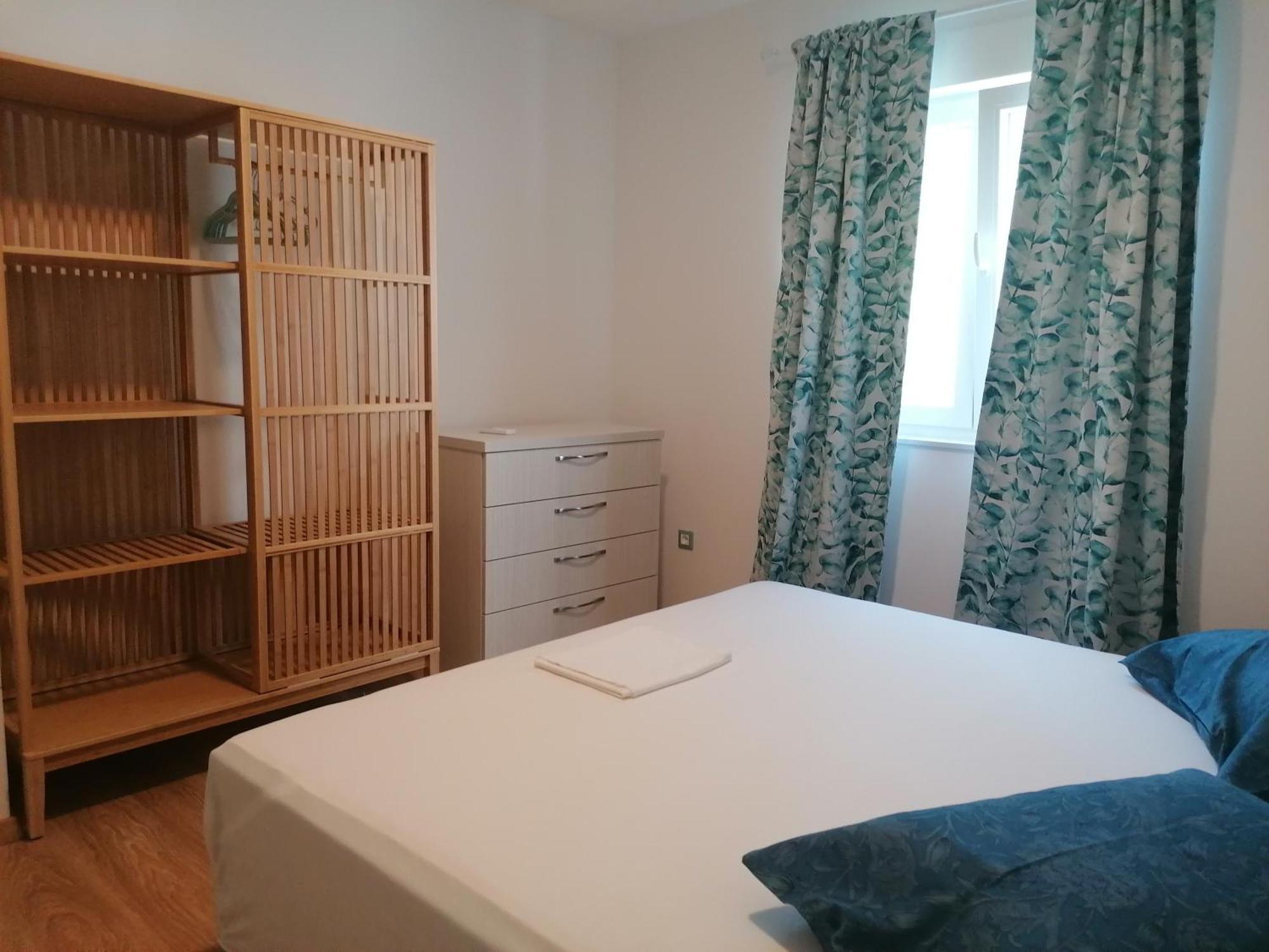 Apartmani Mares - 20 M From The Beach Brela Buitenkant foto