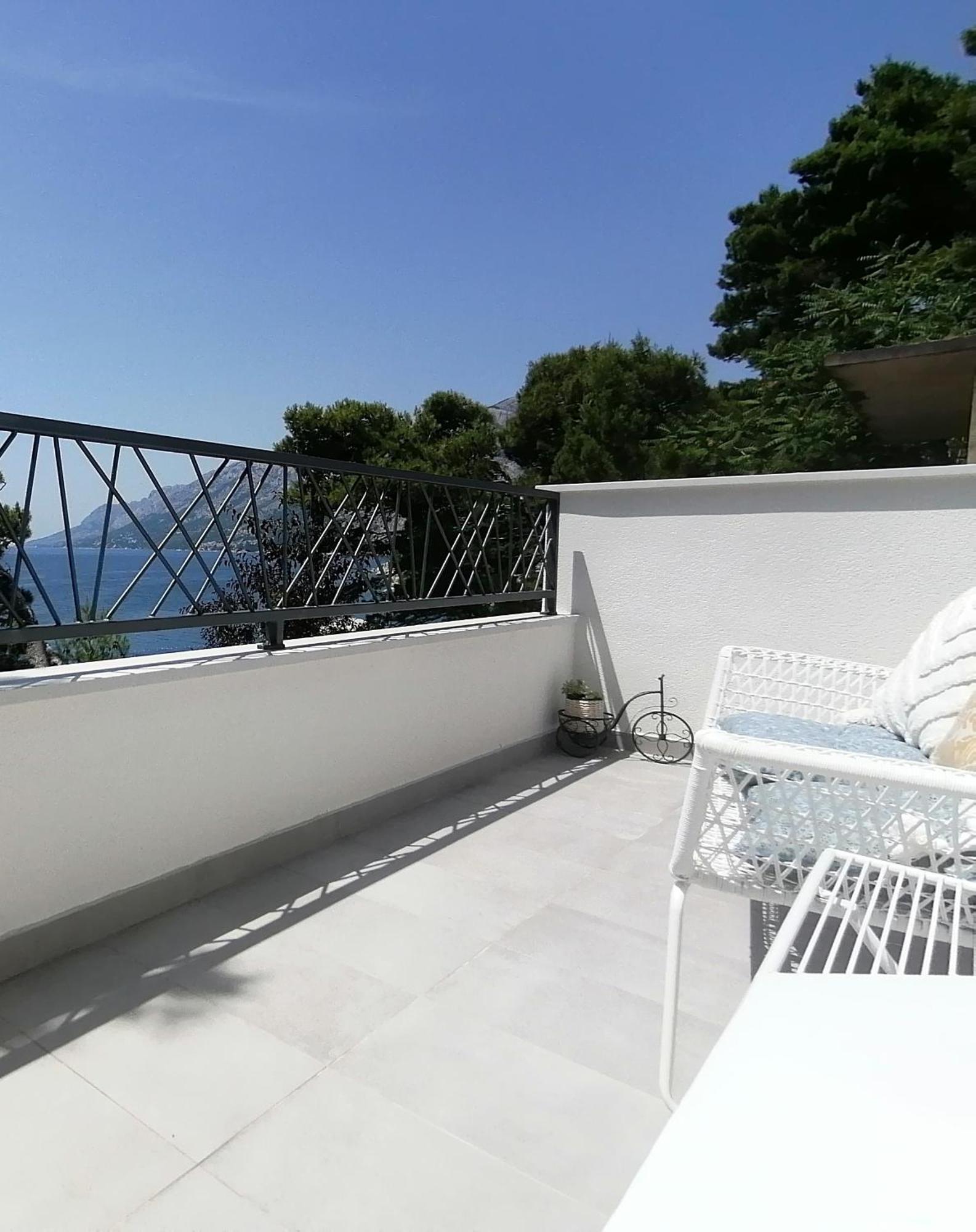 Apartmani Mares - 20 M From The Beach Brela Buitenkant foto
